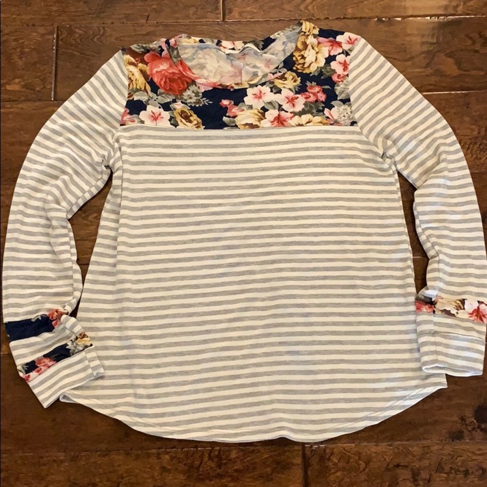 Lake Flower floral and stripe lightweight top
